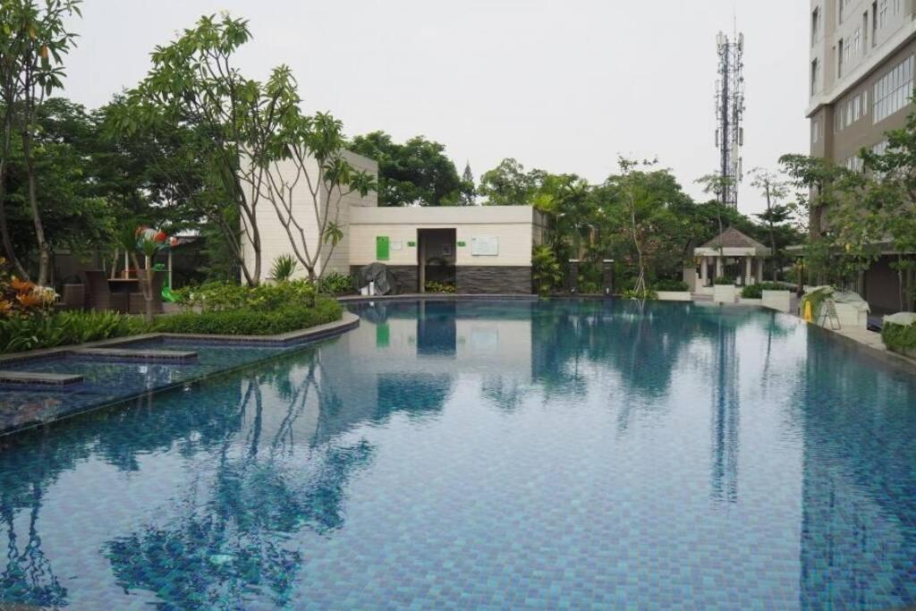 1 Bedroom Apartment Near Central Park Mall Jakarta Exterior foto