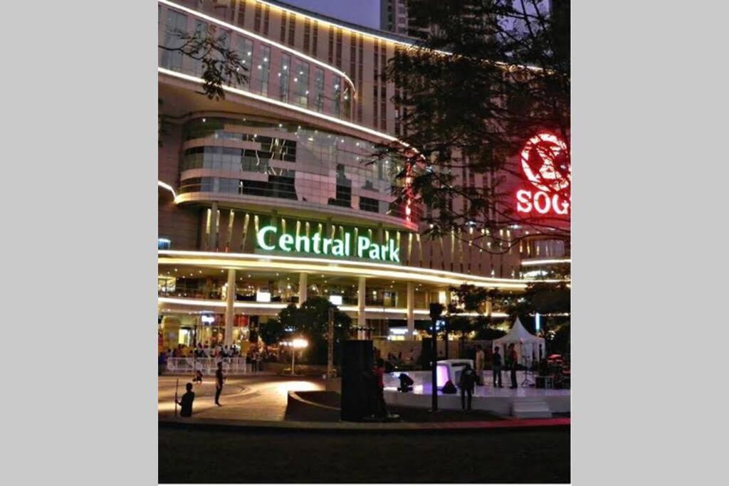 1 Bedroom Apartment Near Central Park Mall Jakarta Exterior foto