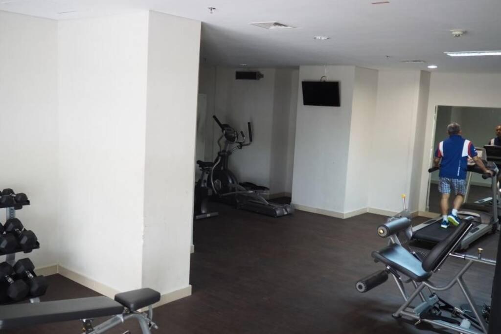 1 Bedroom Apartment Near Central Park Mall Jakarta Exterior foto